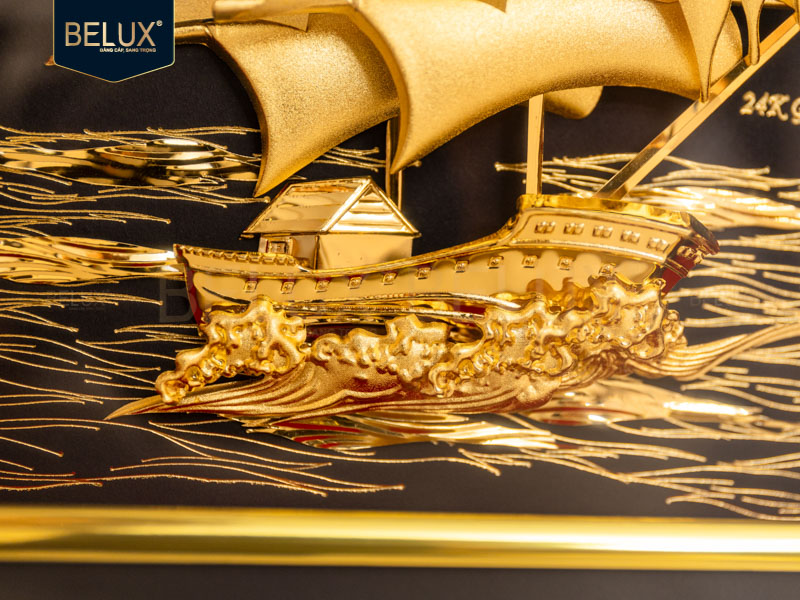 Tranh thuận buồm xuôi gió dát vàng 24k 32x25cm